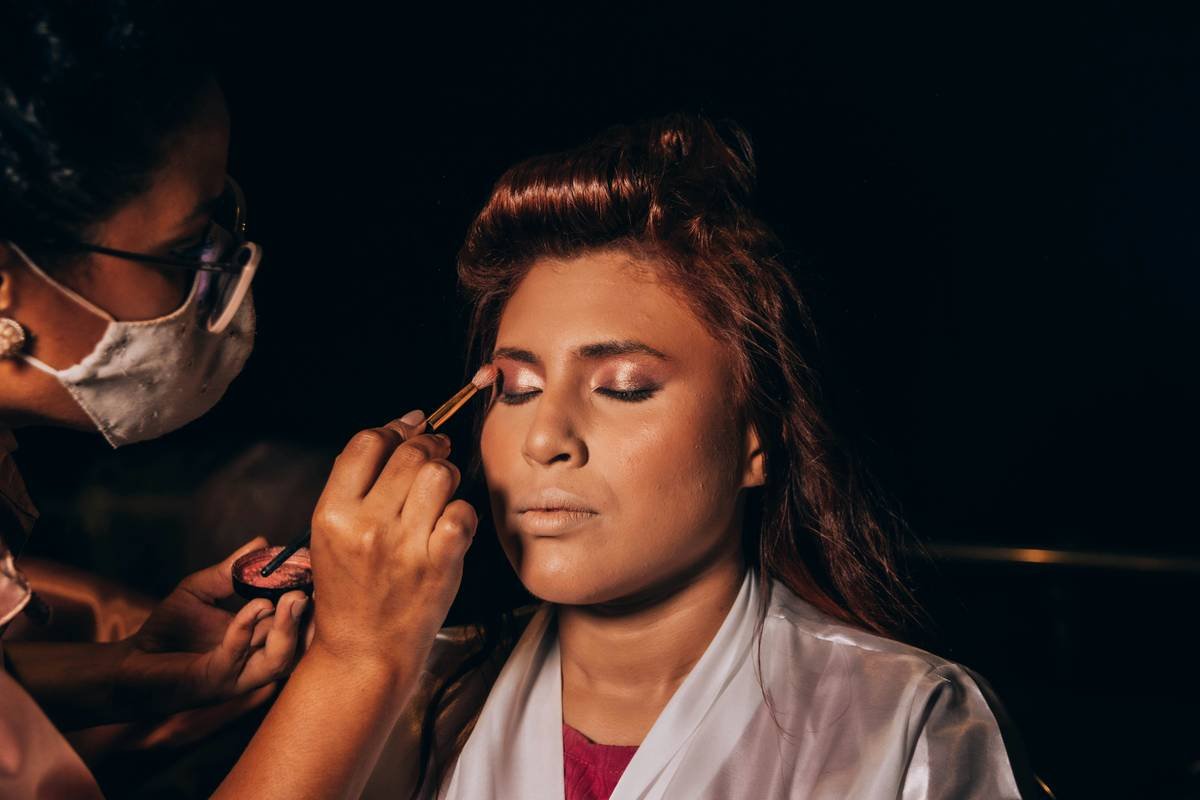 Safe Makeup for Sensitive Skin: Your No-Sting, No-Flare-Up Guide to Flawless Coverage