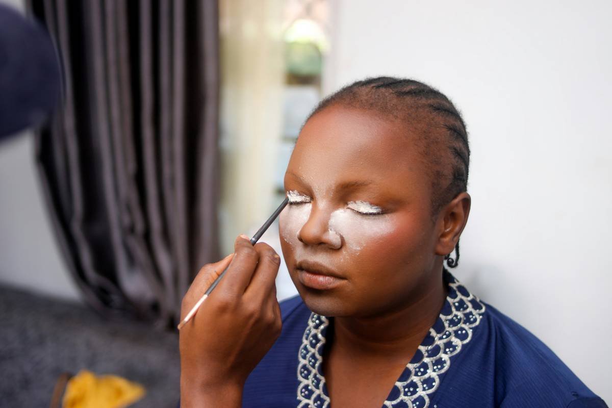 Why Your Sensitive Skin Freaks Out Over Makeup—And How Hypoallergenic Powder Saves the Day