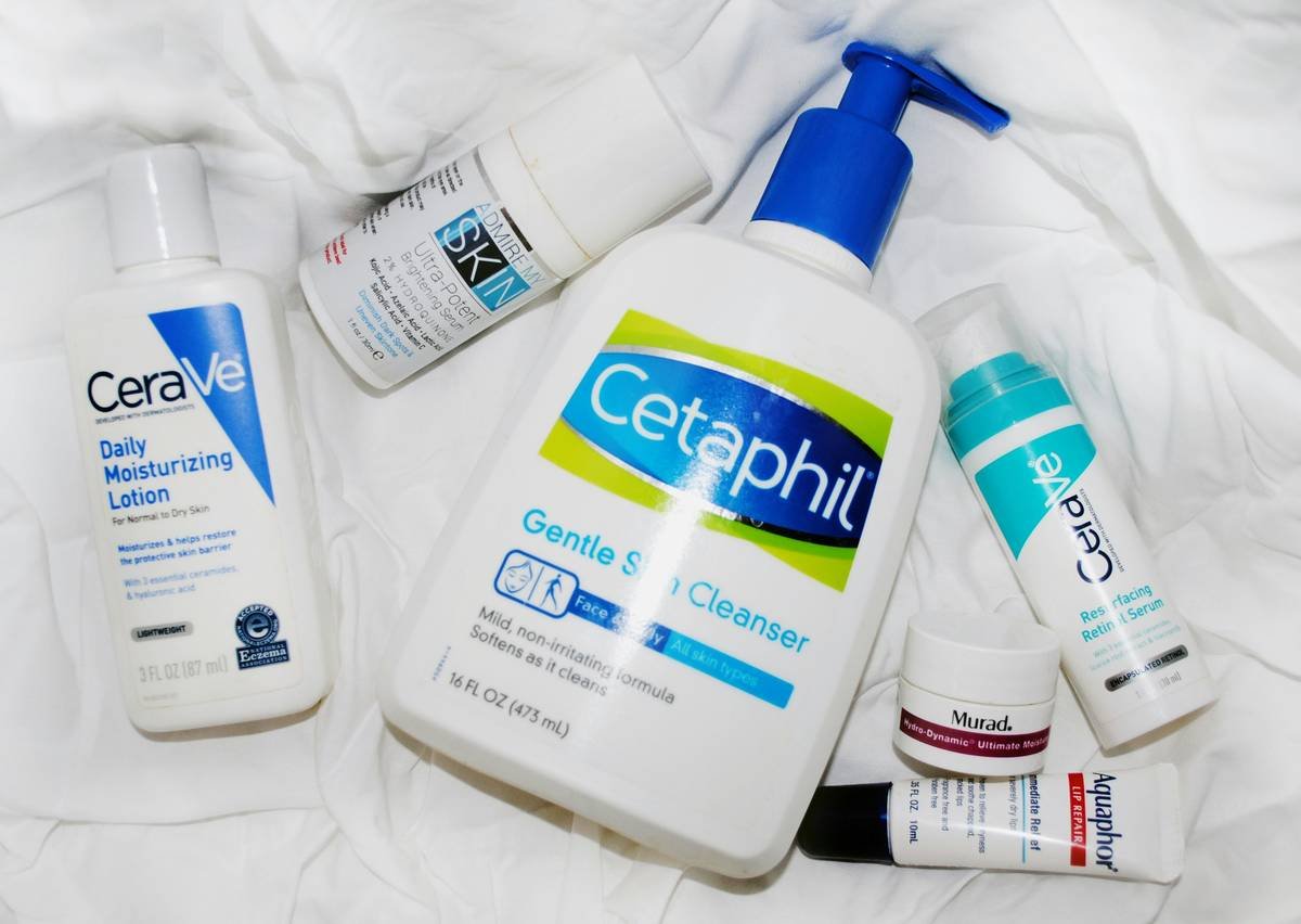 Chart showing top 5 irritants in makeup removers for sensitive skin: alcohol denat, fragrance, sulfates, essential oils, and witch hazel