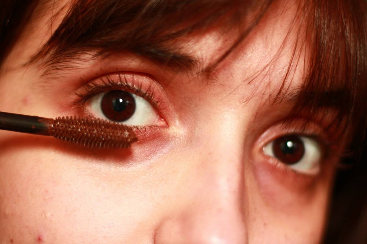 Why Your Eyes Keep Reacting & How to Find the Perfect Hypoallergenic Mascara