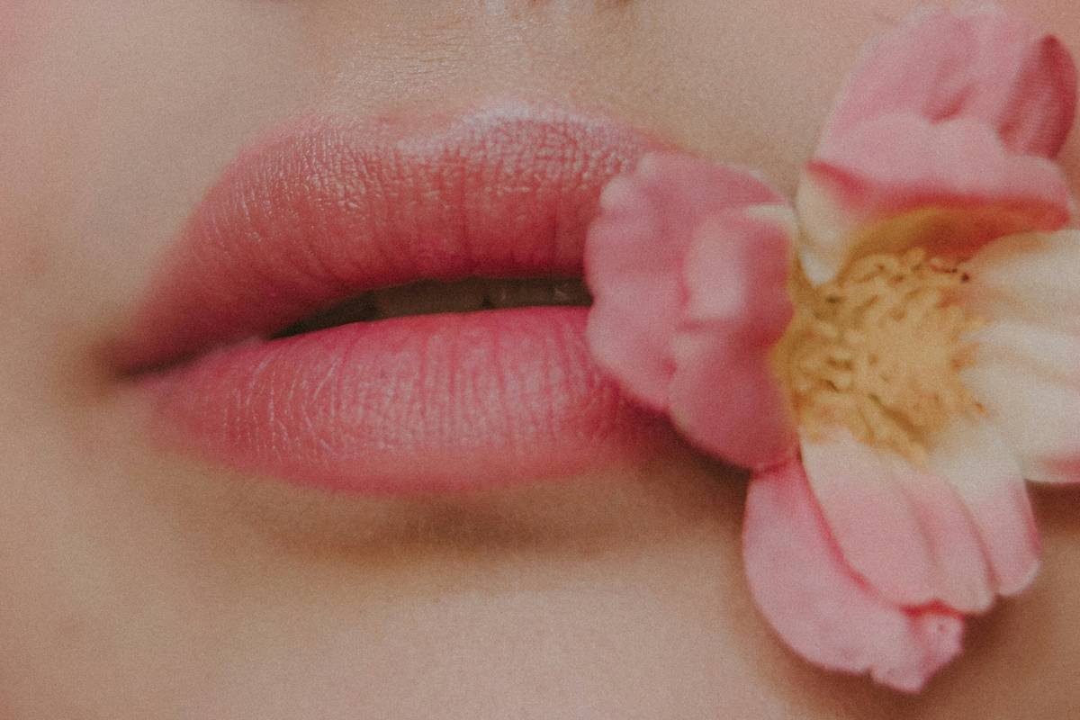 Why Your Lips Are Still Reacting—And How to Actually Find the Best Hypoallergenic Lipsticks for Sensitive Skin
