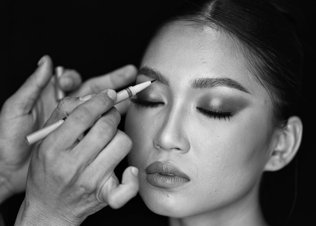 Lightweight Makeup for Sensitive Skin: Gentle Coverage That Doesn’t Compromise